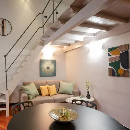 Charming Loft In The Heart Of Lägenhet